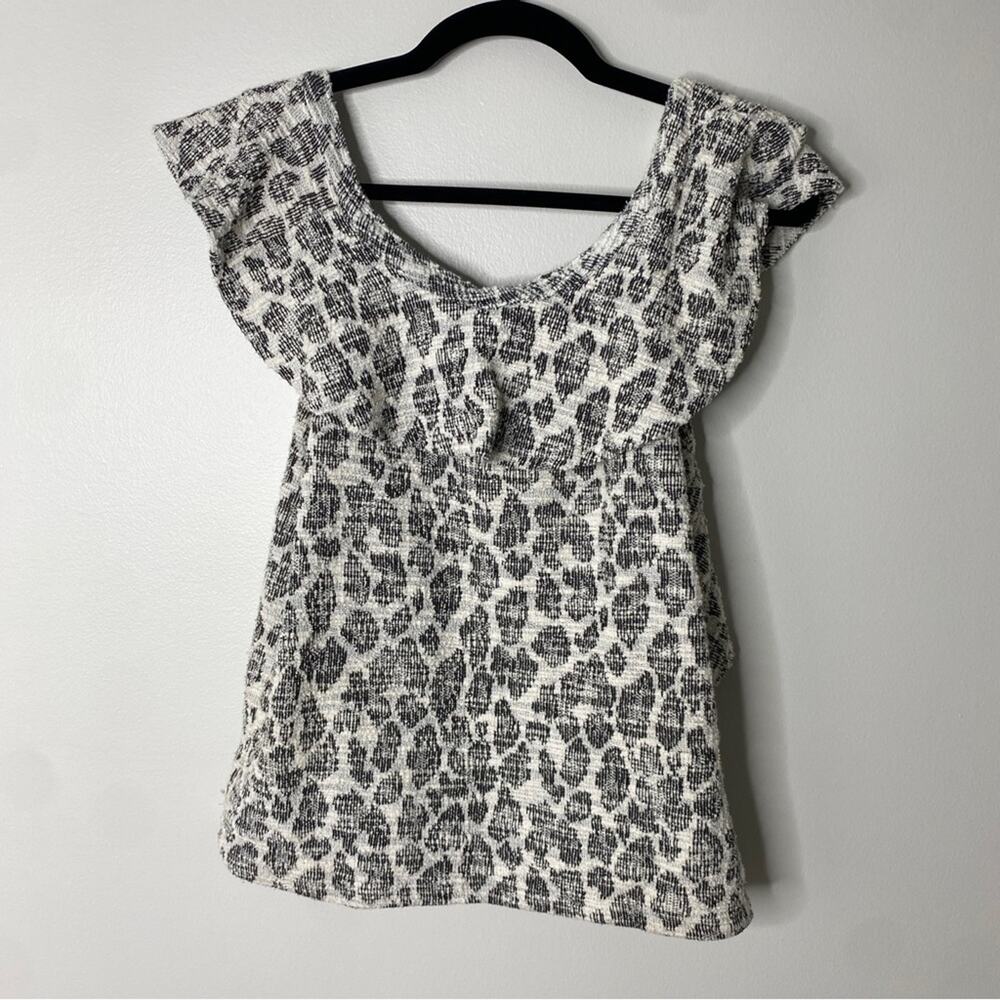 Anthropologie Dolan Savannah Ruffled Blouse Gray White Snow Leopard Print XS - Picture 3 of 9
